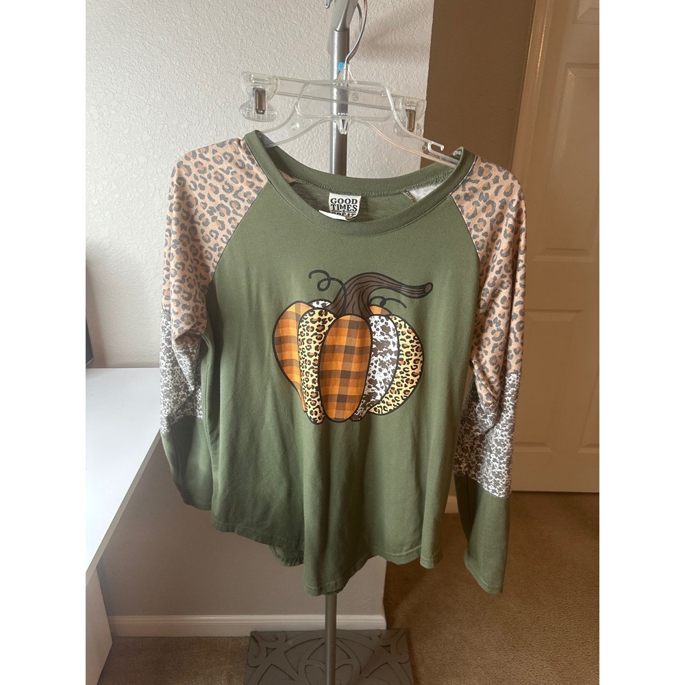 Good Times & Great Adventures Pumpkin Top Womens L Green Good Leopard Raglan